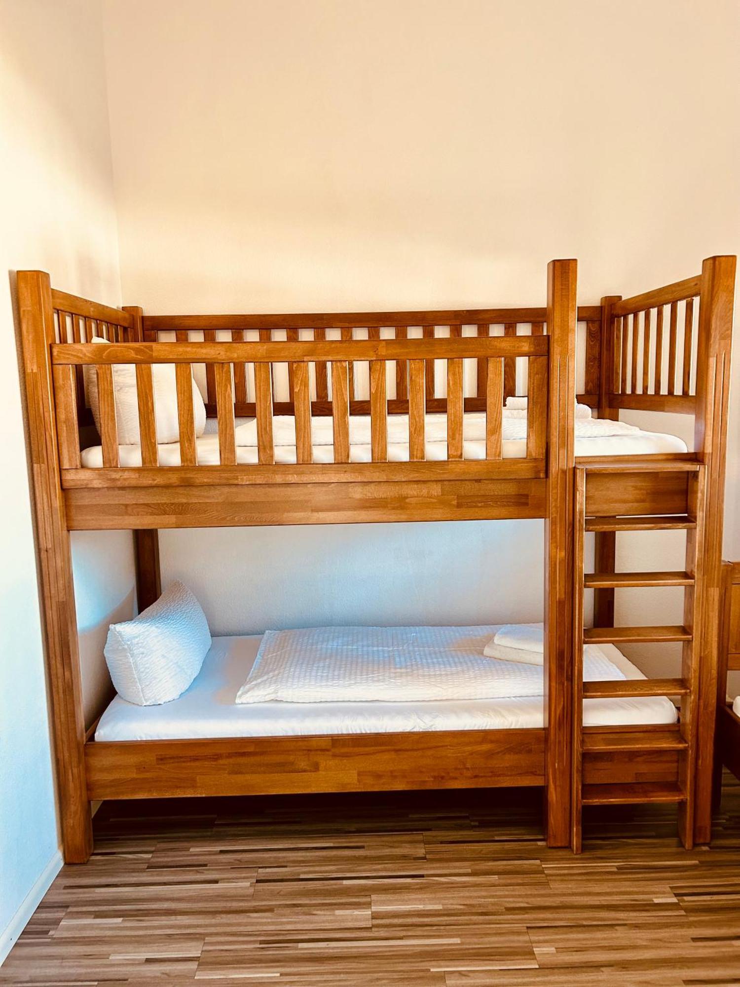 Apartments Maxim Rust Luaran gambar