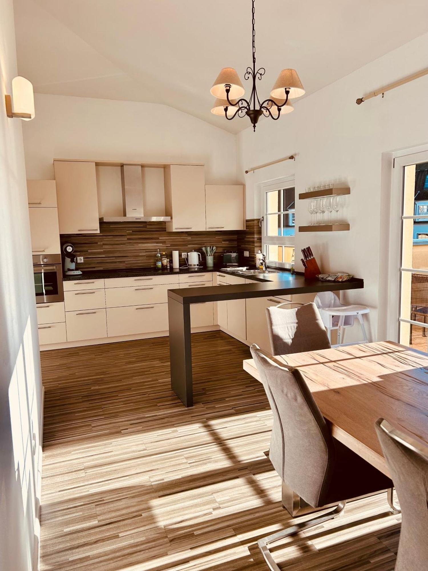Apartments Maxim Rust Luaran gambar