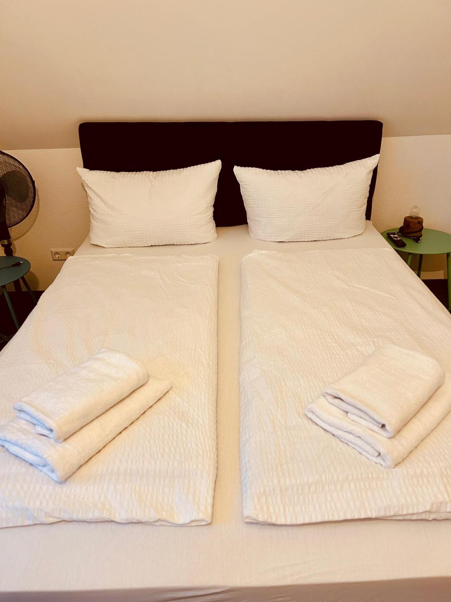 Apartments Maxim Rust Luaran gambar