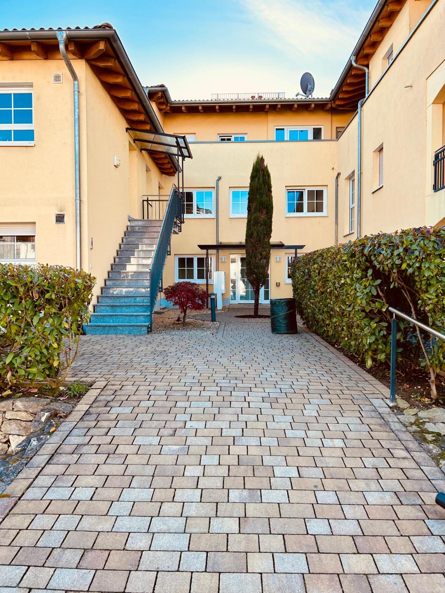 Apartments Maxim Rust Luaran gambar